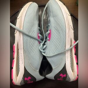 Womens Under Armer Athletic Shoes GUC